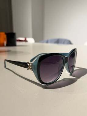 Tiffany & Co. TF4048 Butterfly Crystal Accent Cat Eye Sunglasses Tiffany Blue/Bl